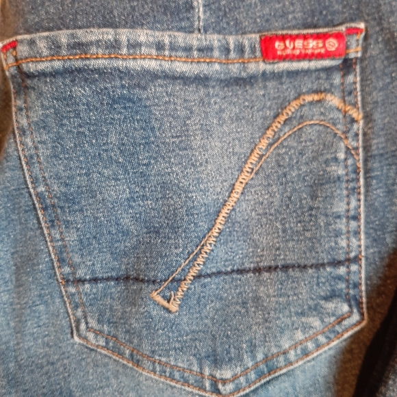 Guess Jeans - Picture 2 of 5